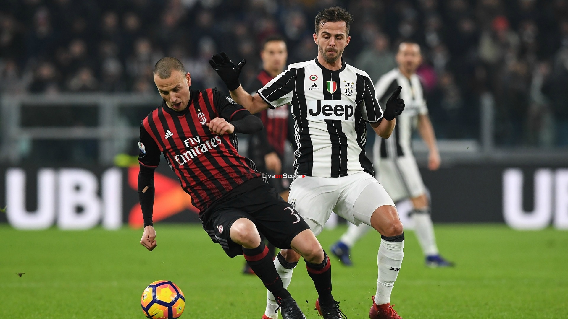 ユベントス ミラノとのコッパ イタリア決勝戦で負傷補給を受ける