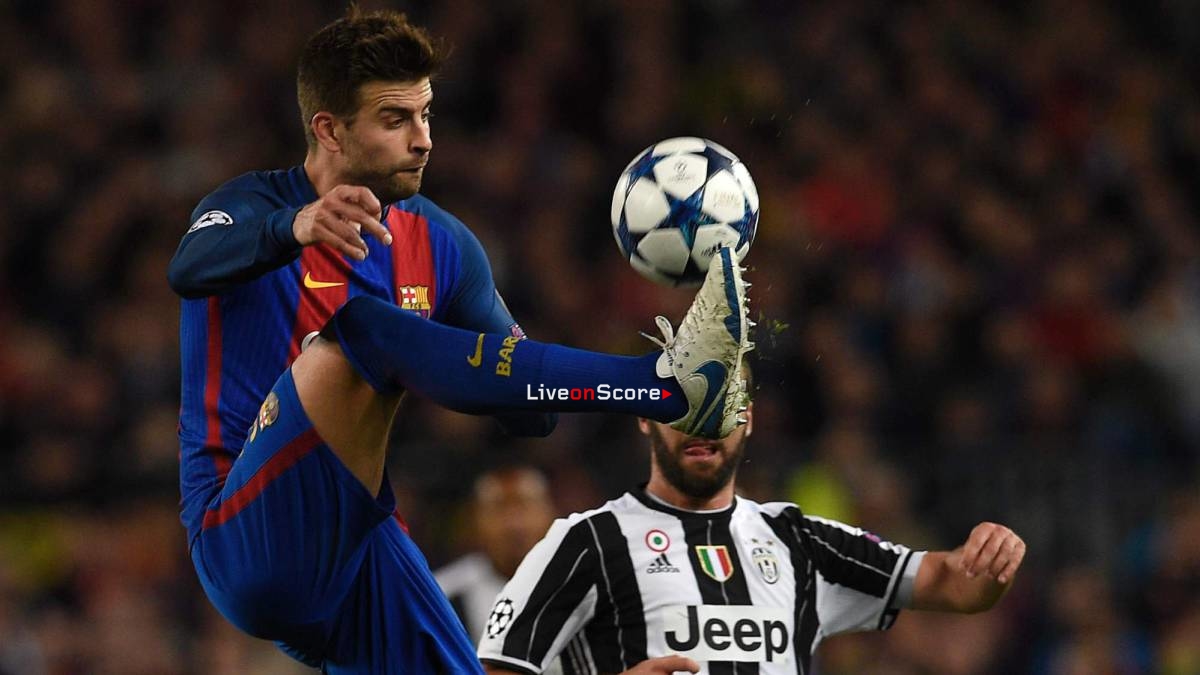 Gerard Pique あるクラブでのチャンピオンズリーグでの100試合のプレーは うまく Gerard Pique あるクラブでのチャンピオンズリーグでの100試合のプレーは うまく