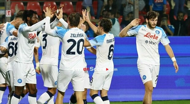 Napoli beat Cremonese to return to top of Seriea a