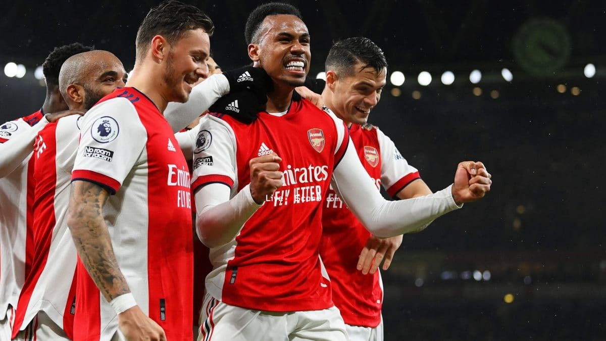 Arsenal make most powerful statement so far in Liverpool win