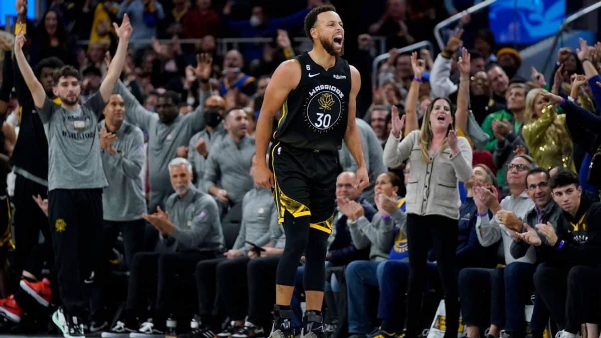 With Dubs in rut, Curry saves day again with 40