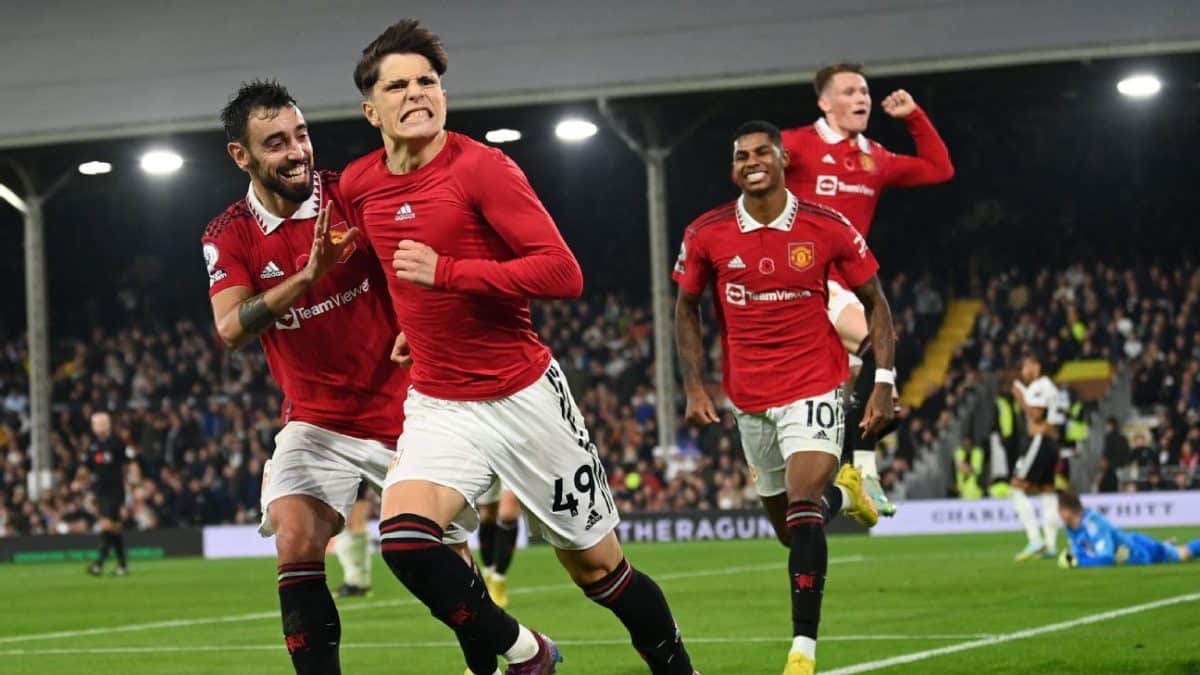 Garnachos stoppage-time heroics keep Man United firmly in top-four race