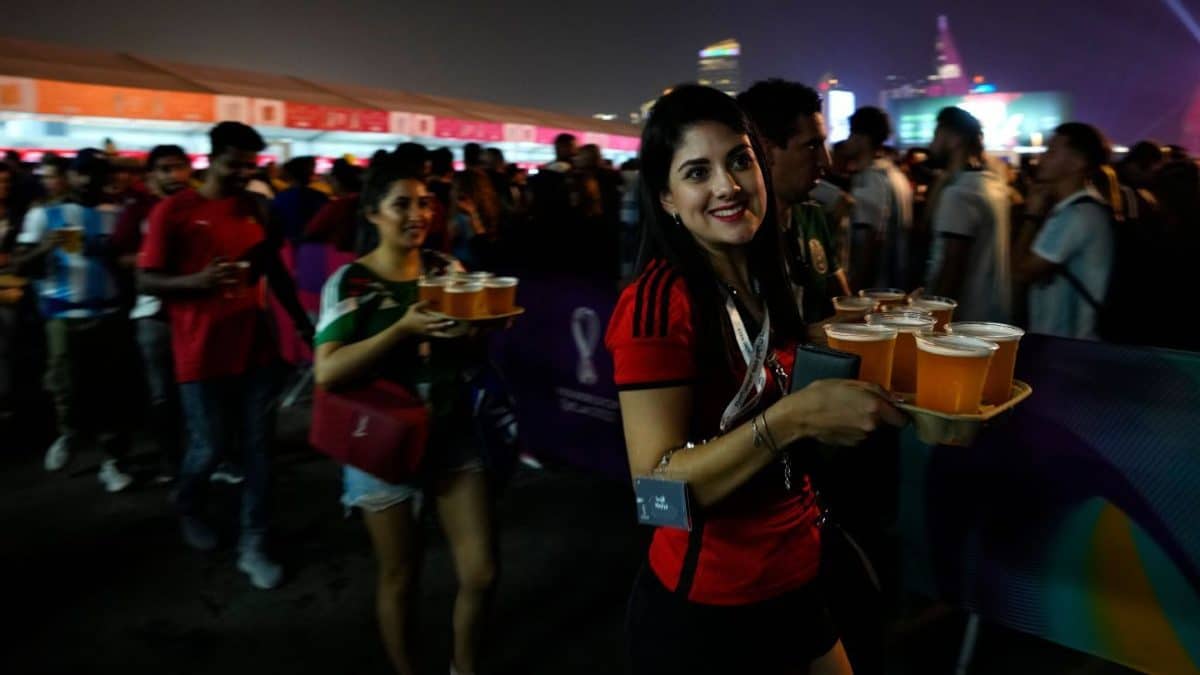 World Cup fan experience in Qatar: Overcrowded fan zone vs. hotel bar with pricey booze?