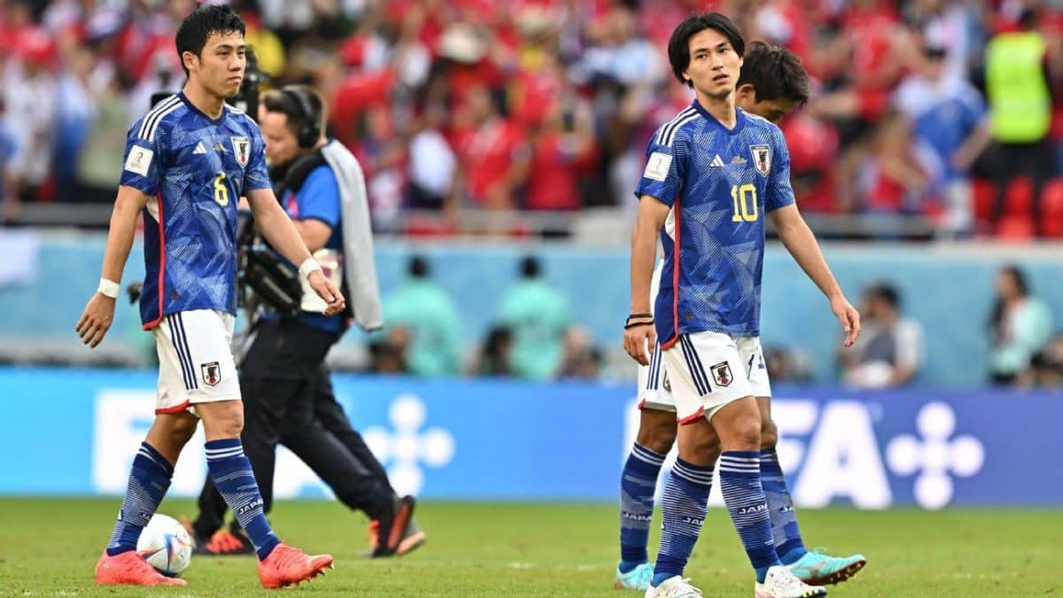 Insipid display sees Japan drain life out of themselves — and potentially their World Cup hopes