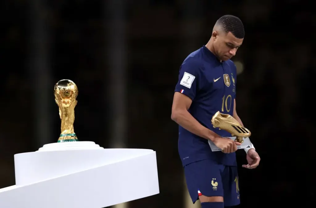 A hattrick then heartbreak / Kylian Mbappe misses out on biggest prize