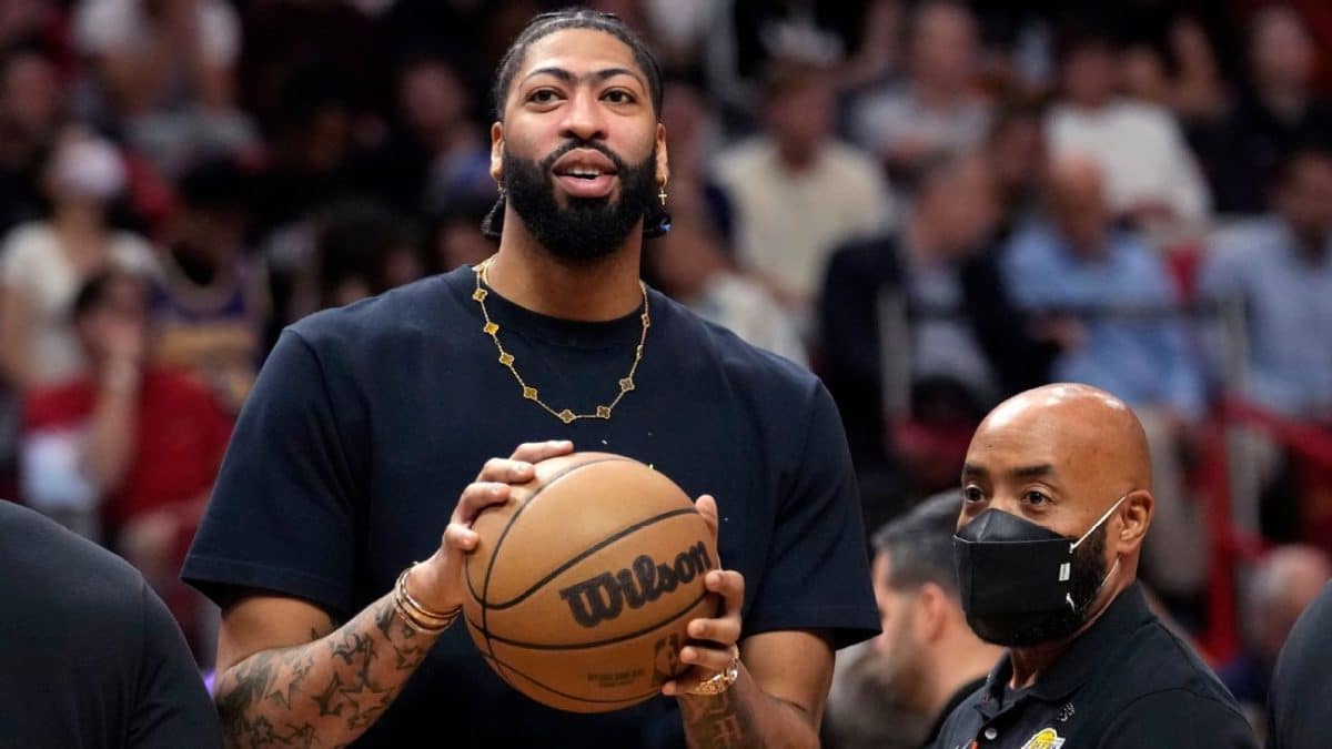 AD details injury, says its healing pretty quickly