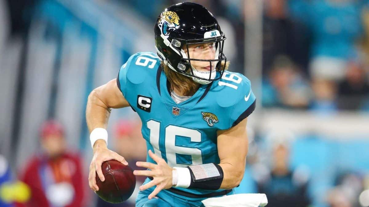 Jaguars reach playoffs with timely defense, just enough offense against Titans