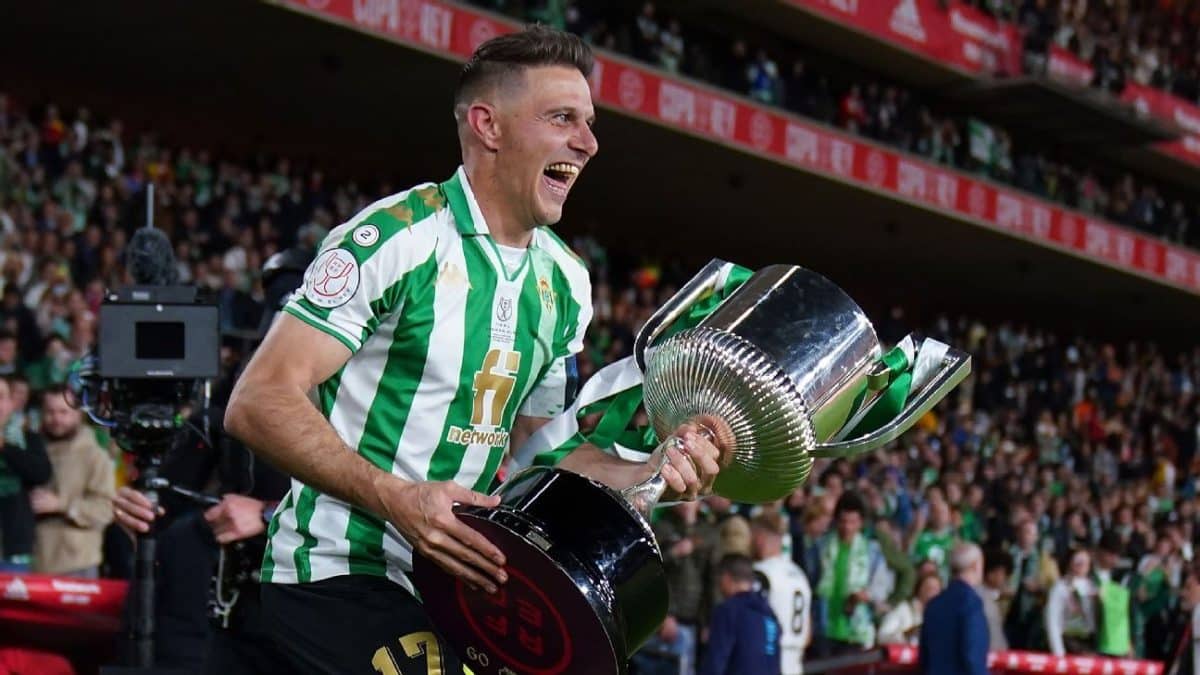 As Joaquins playing time drops at Real Betis his TV stardom booms