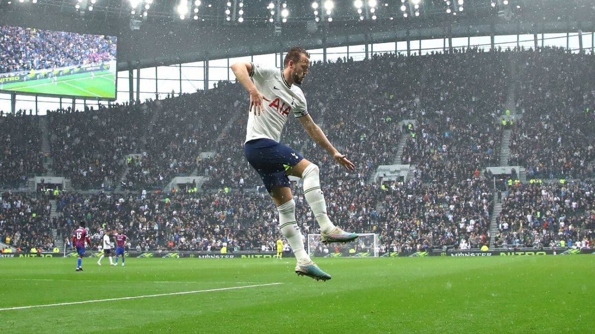 Will Kane be English footballs record scorer if he overtakes Shearer? Not even close