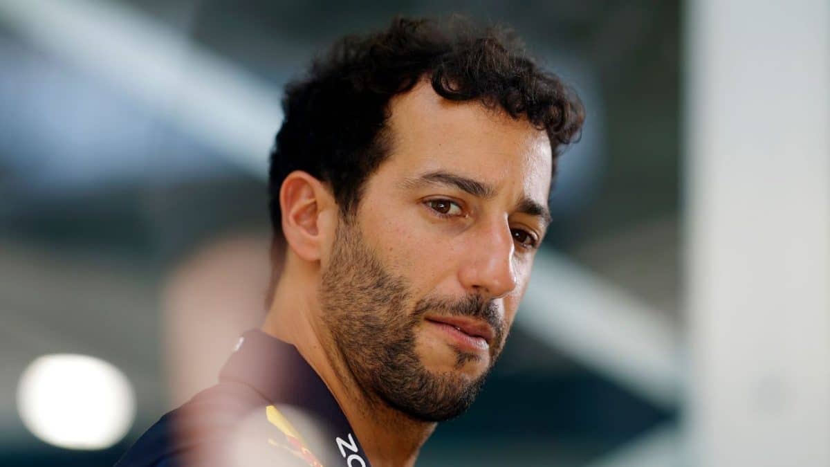 Sources: Ricciardo not in line to replace De Vries