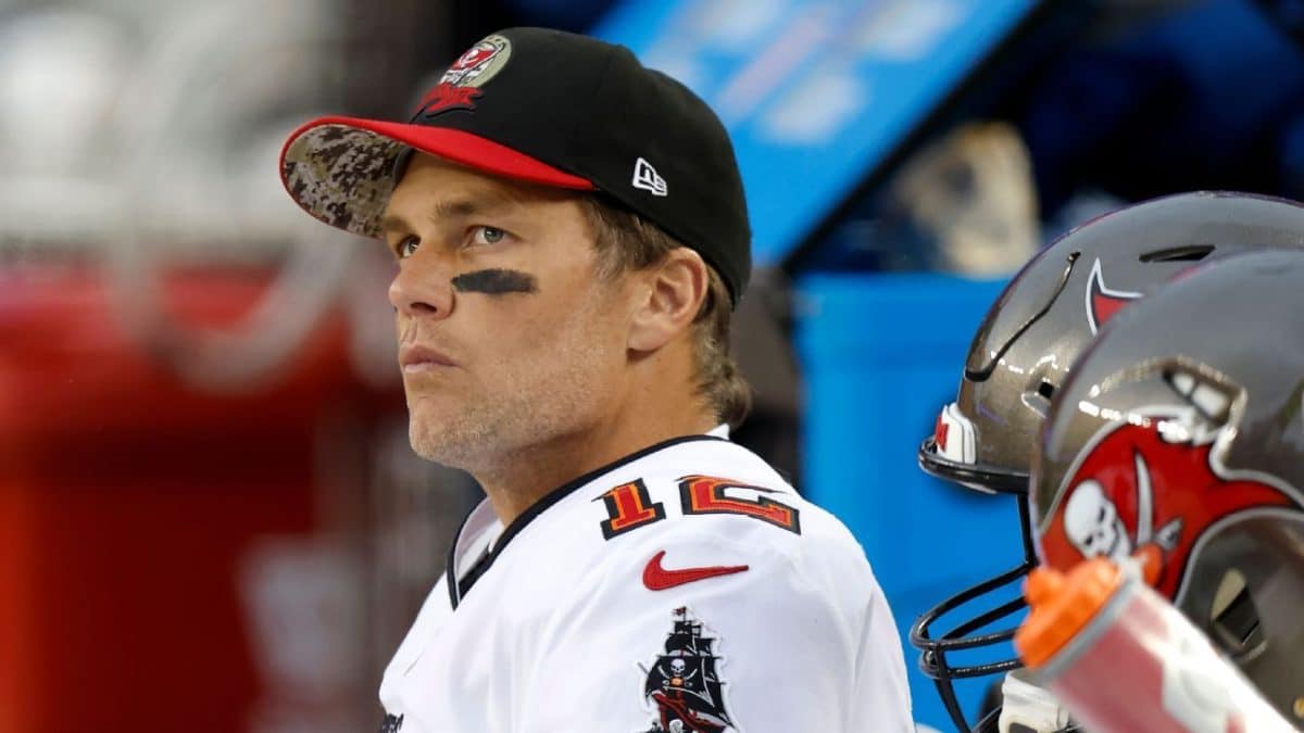 Report: QB Brady lost $30M in collapse of FTX