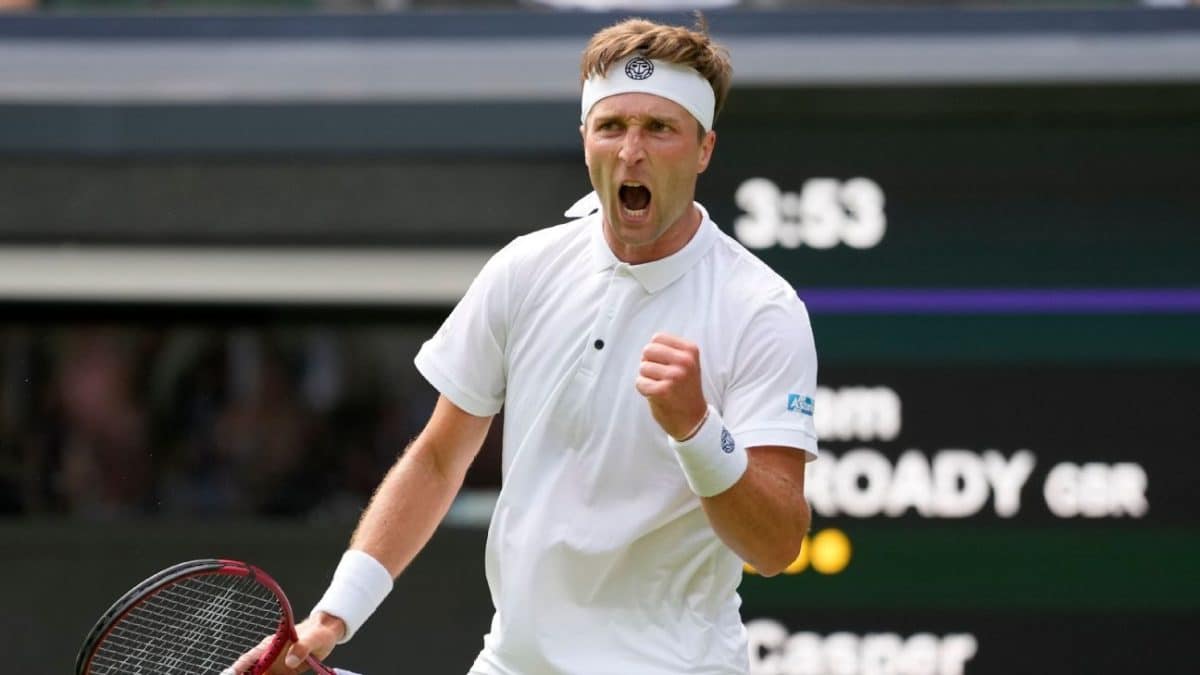 Britains Broady stuns No. 4 Ruud at Wimbledon