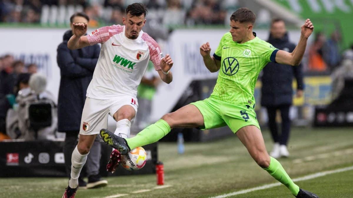Spurs near £30m deal for Van de Ven