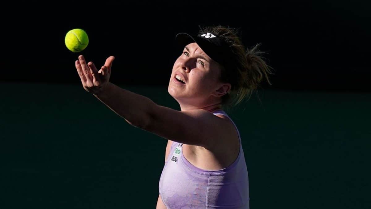 Noskova, Cornet make quarterfinals in Prague