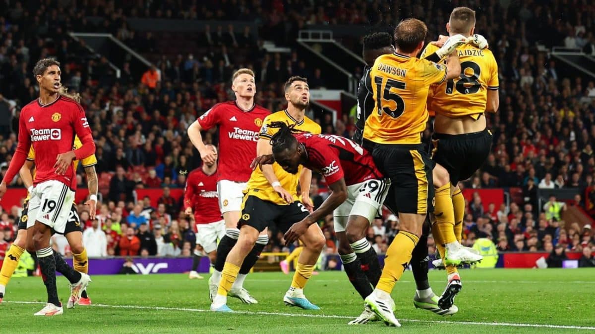 Ref VAR off Prem duty after Onana penalty error
