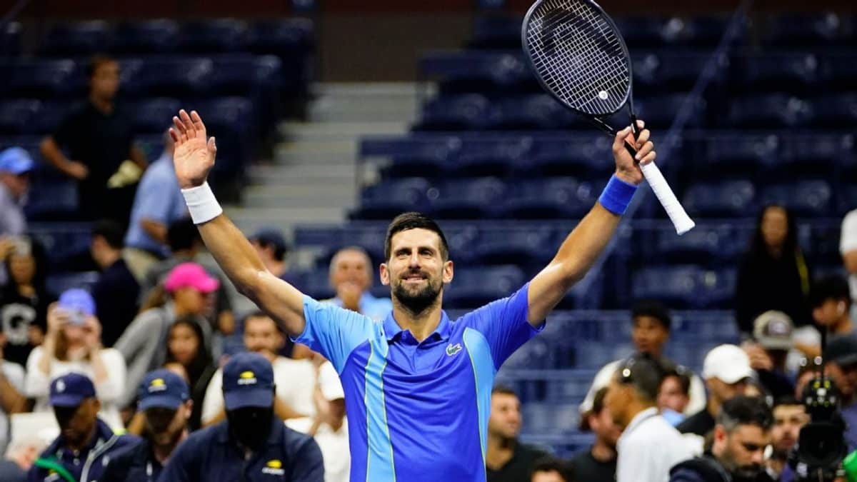 Djokovic rolls in US Open return after year away