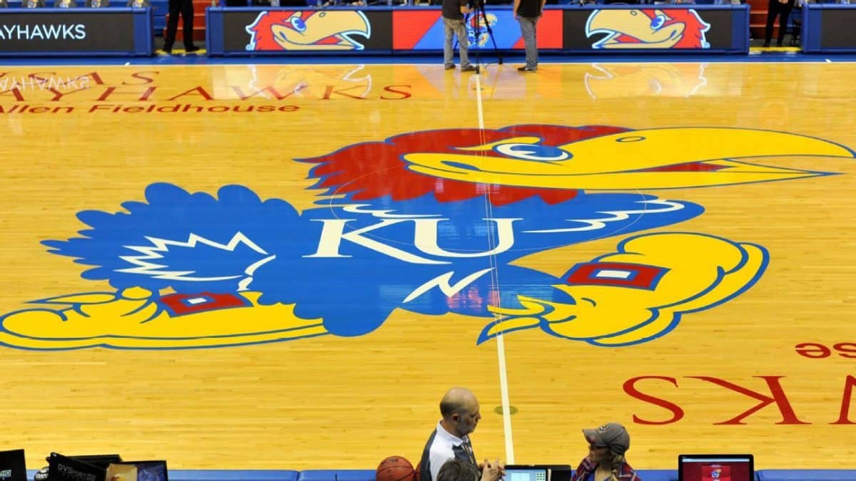 No. 1 2024 center Bidunga commits to Kansas