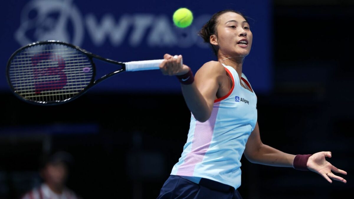 Zheng overcomes pressure, wins Zhengzhou title