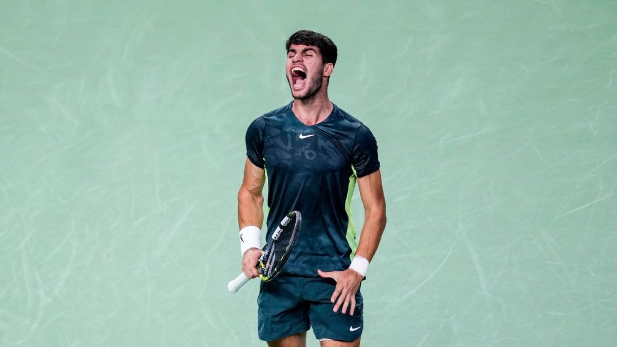 Alcaraz battles back to reach Shanghai 4th round