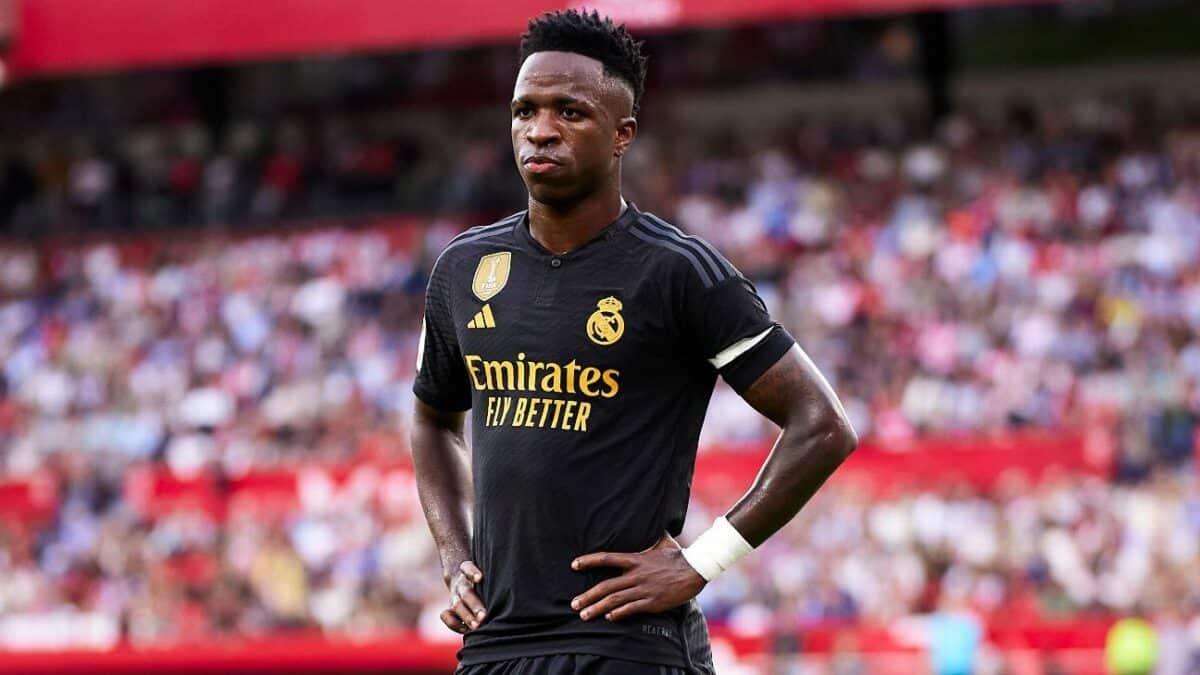 Barca apologize over deleted Vinicius clown post
