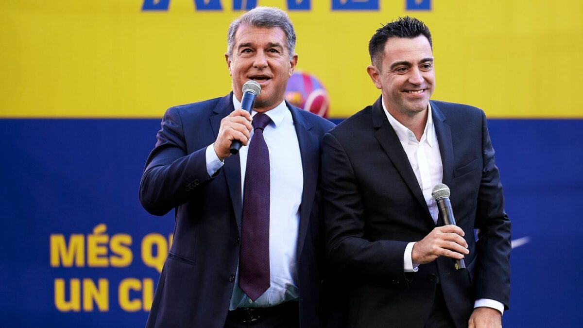 Barca president Laporta backs Xavi completely