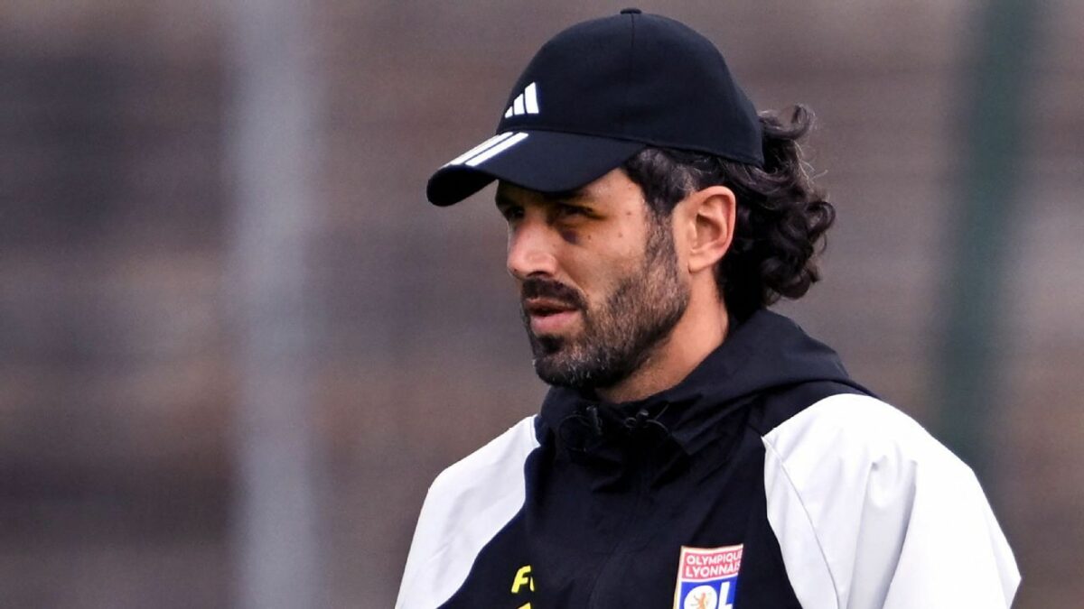 Lyon sack Grosso as nightmare run continues