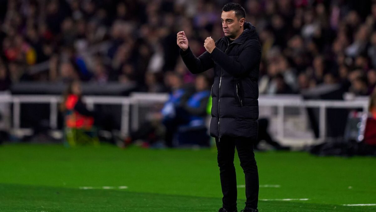 Xavi wants unity wont step down from Barça