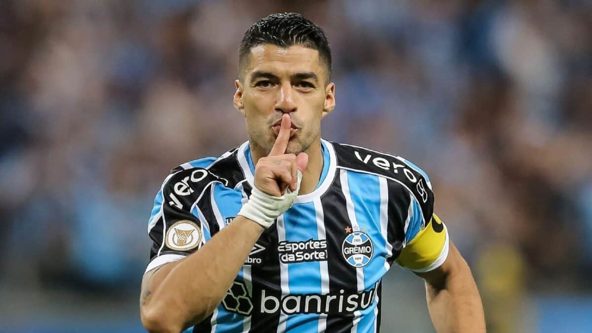 LIVE Transfer Talk: Suarez set for Messi reunion in Miami