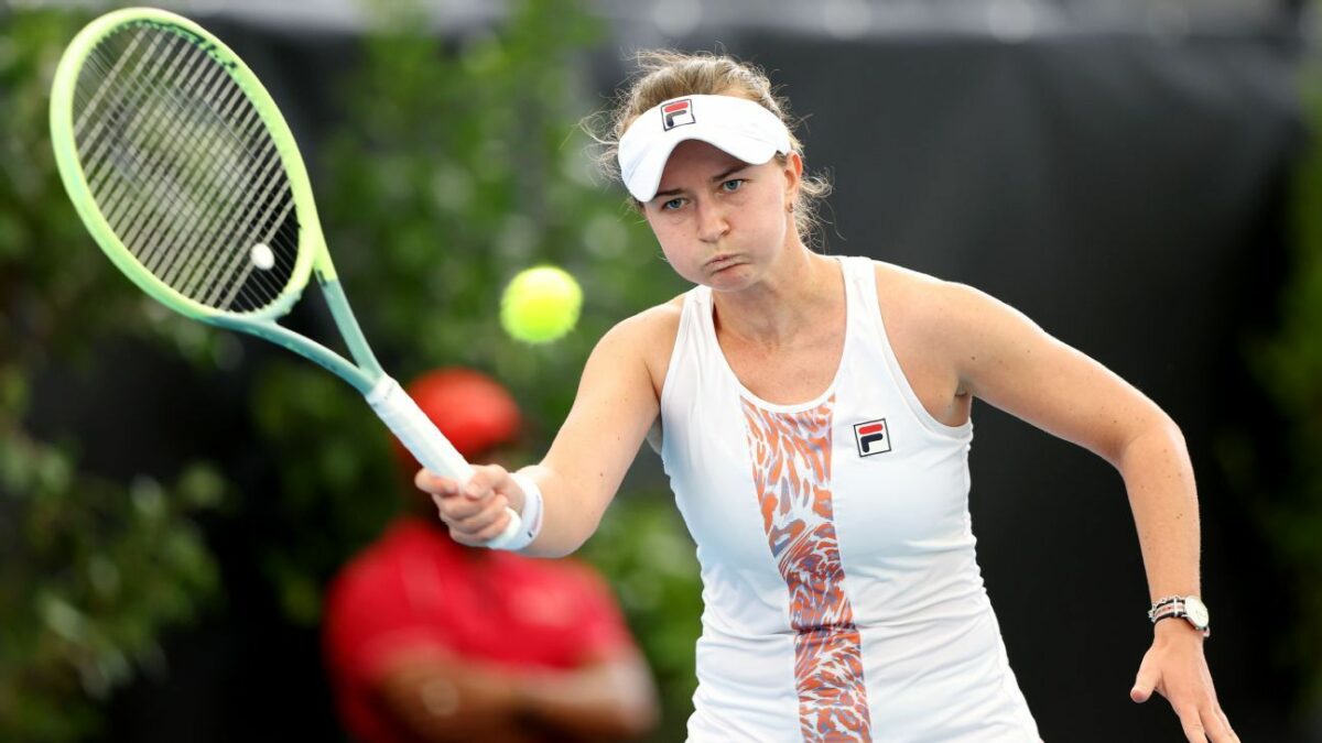 2 seeded players lose to qualifiers in Adelaide