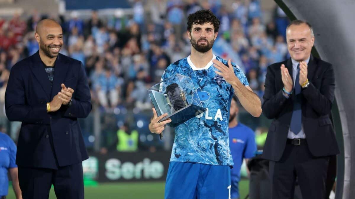 Fabregas Henrys Como promoted to Serie A