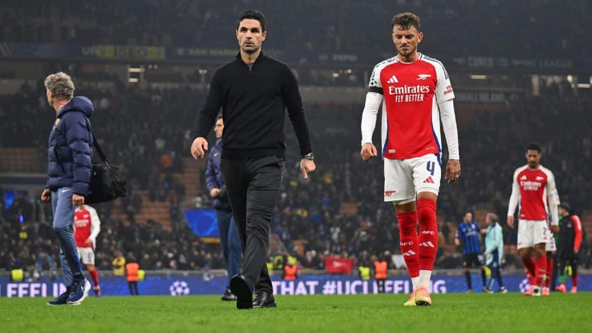 Arsenals Ben White to miss months