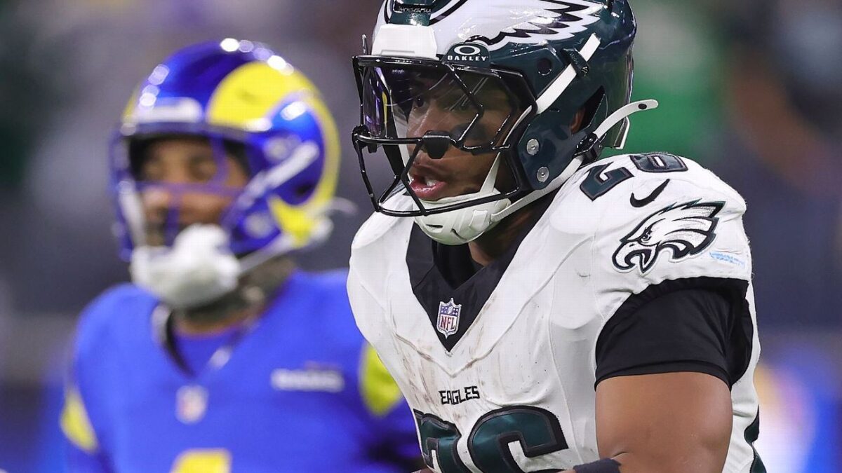 Barkley runs for 255 yards, 2 TDs as Eagles soar