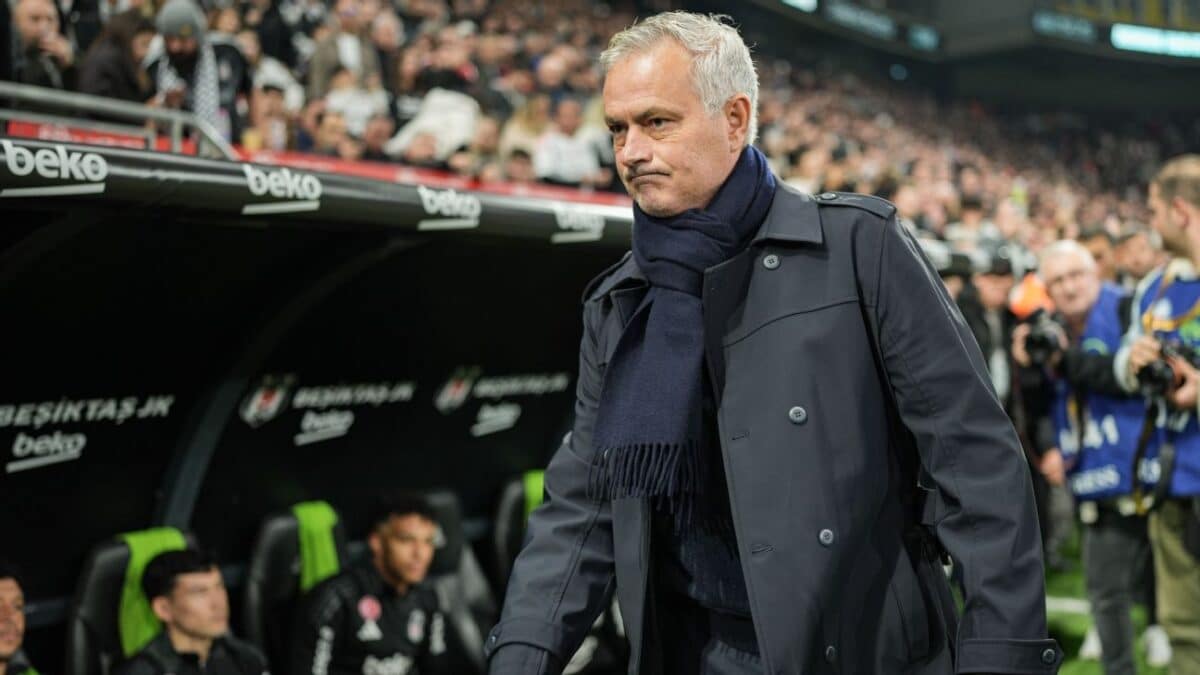 Mourinho leaves door open for Madrid return