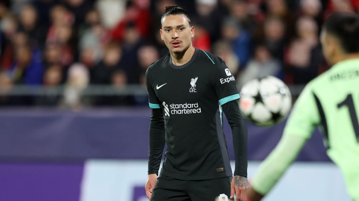 Liverpool cult hero Núñez is running out of chances to impress coach Slot