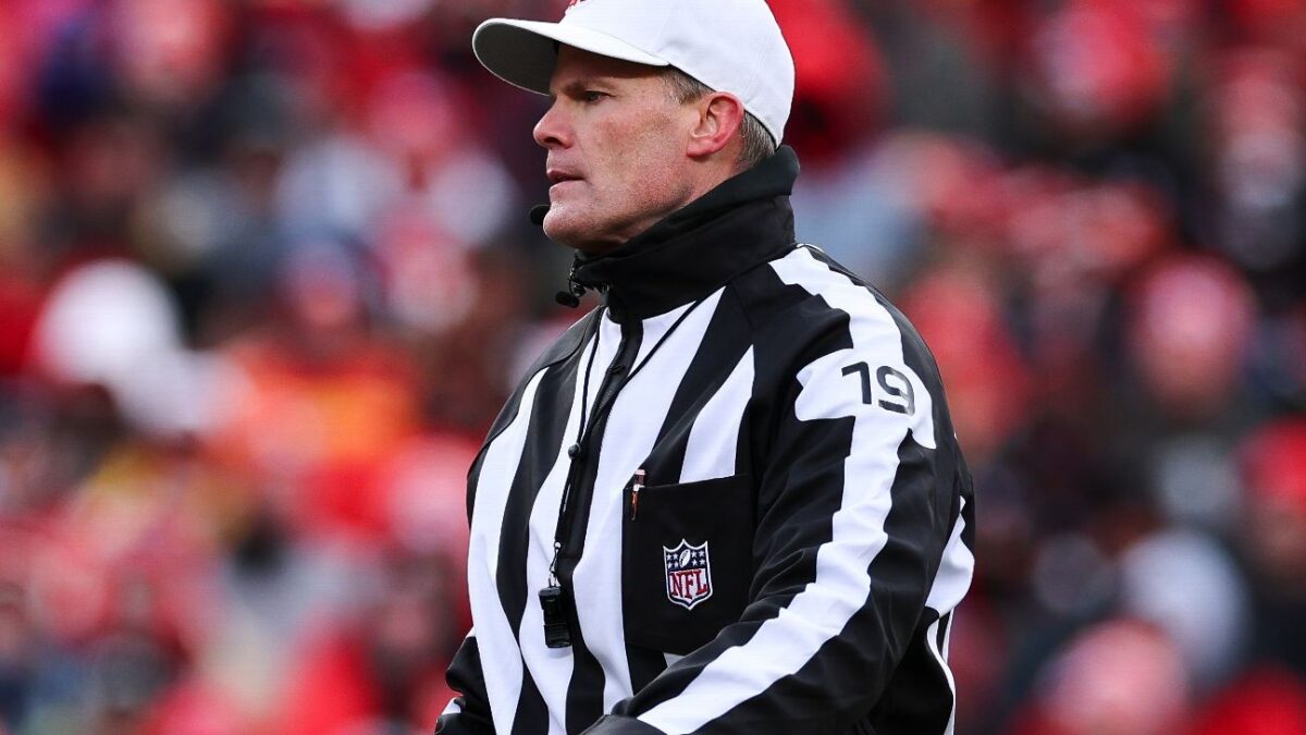 Anderson: It was Texans vs. the refs in loss