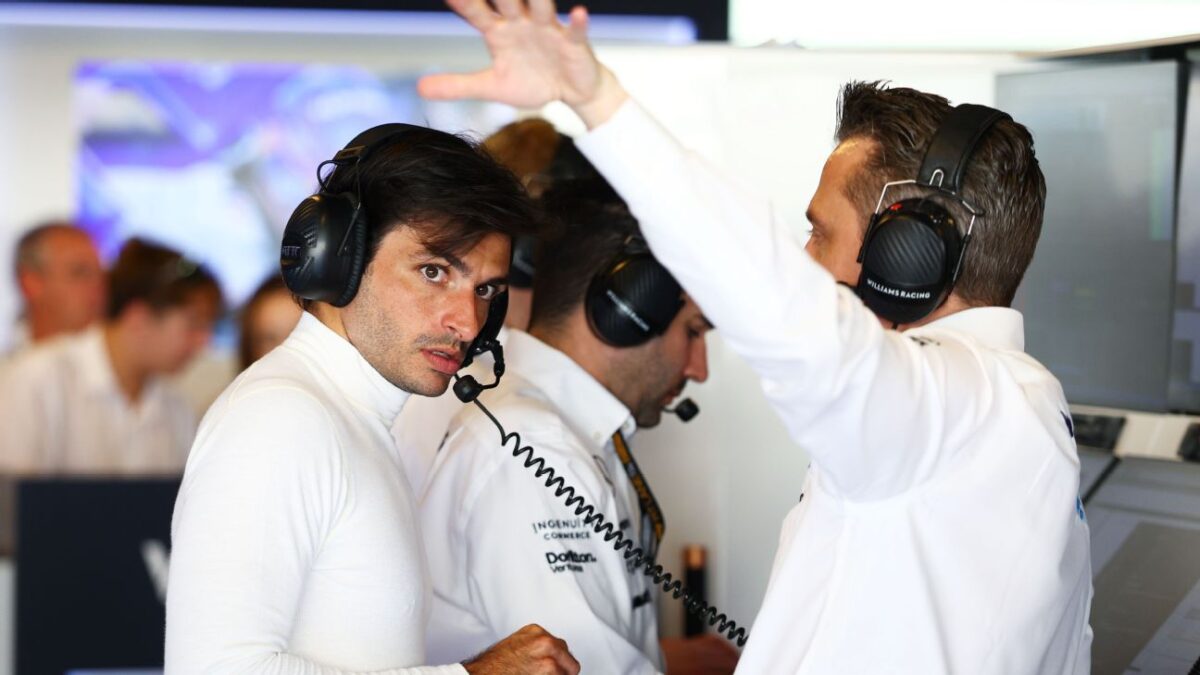 Sainz praises Williams progress after first drive