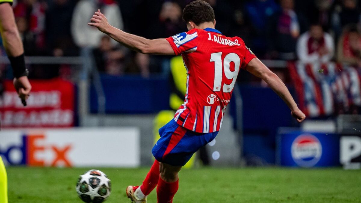 Source: Álvarez incredulous over penalty call