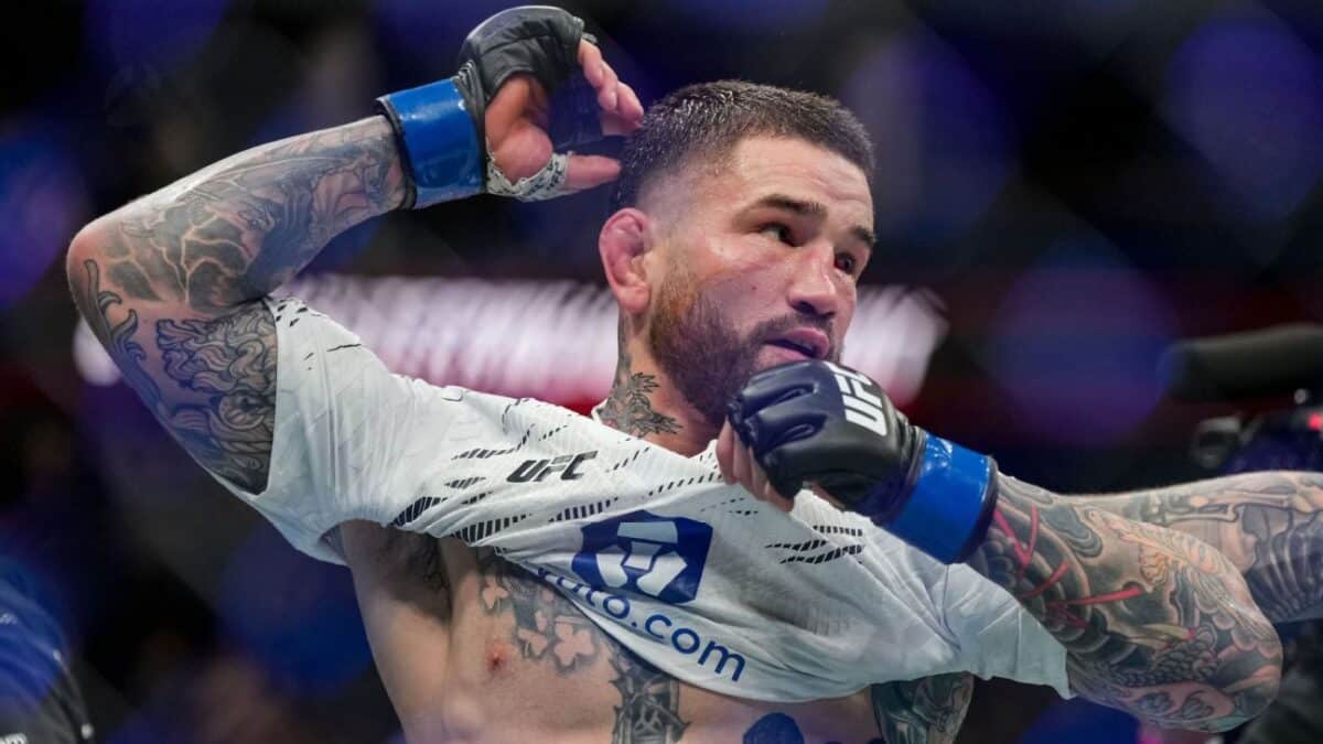 Brady tops Edwards in Londons UFC Fight Night