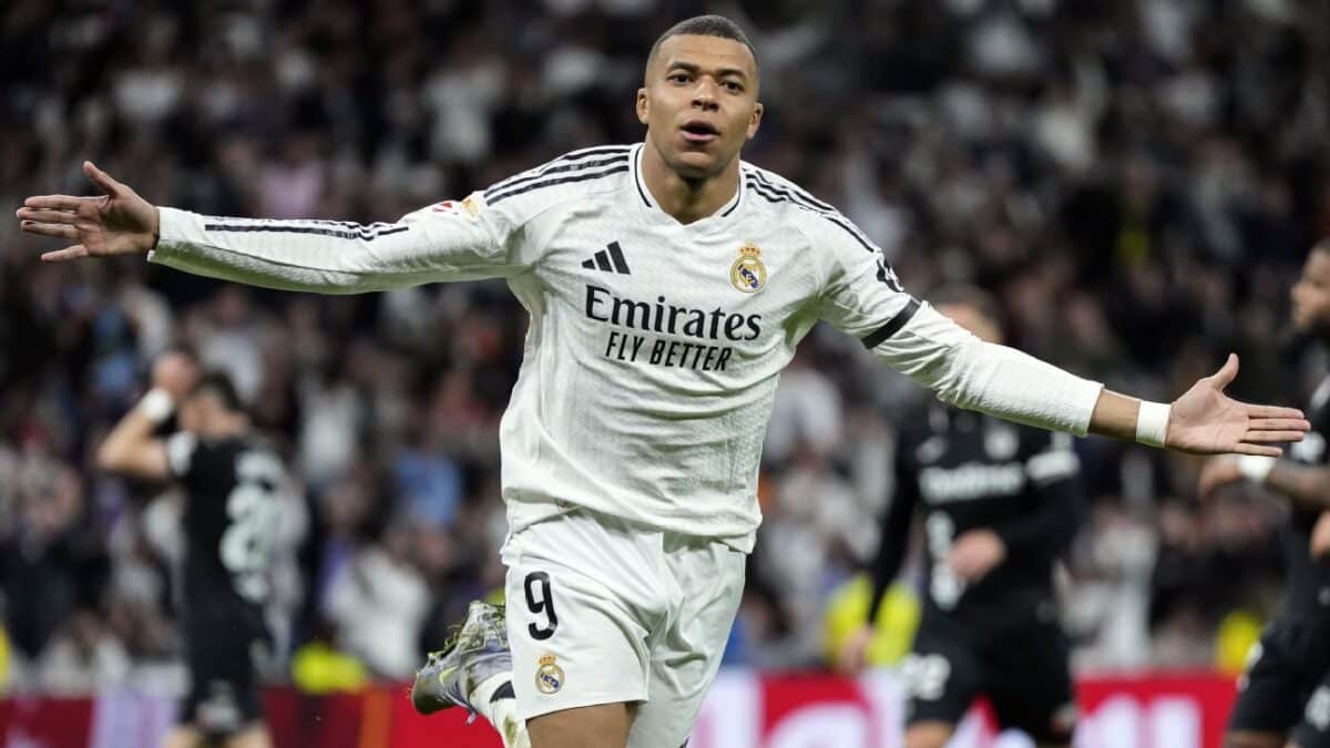 Ancelotti: Mbappé can be a legend like Ronaldo
