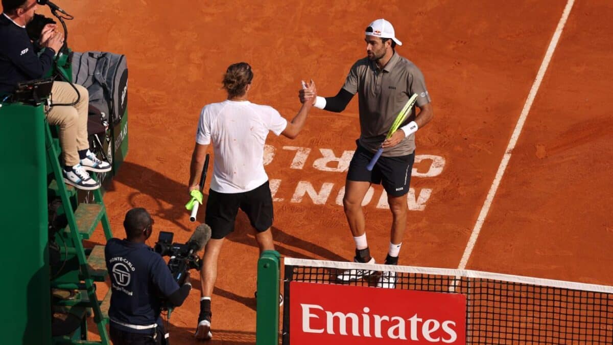 Unseeded Berrettini ousts top-seed Zverev