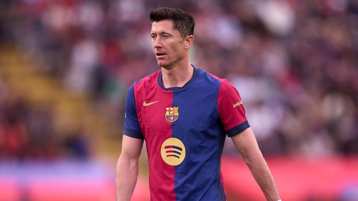 Barcelona confirm Lewandowski hamstring injury