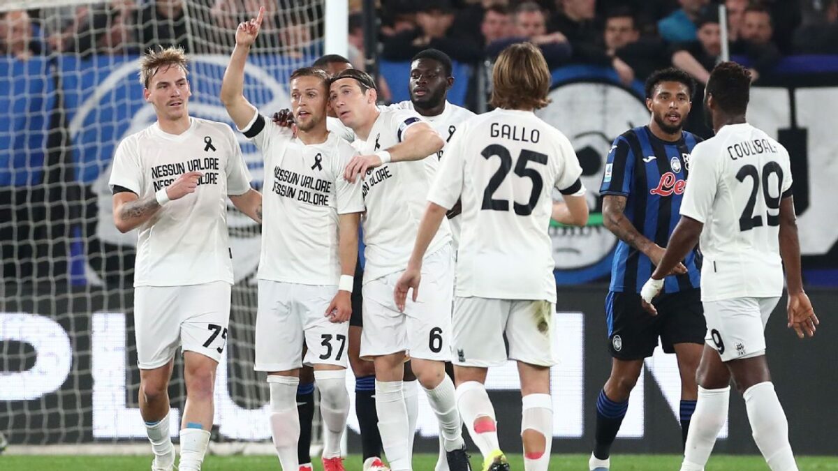 Lecce don Serie A protest kit after physios death