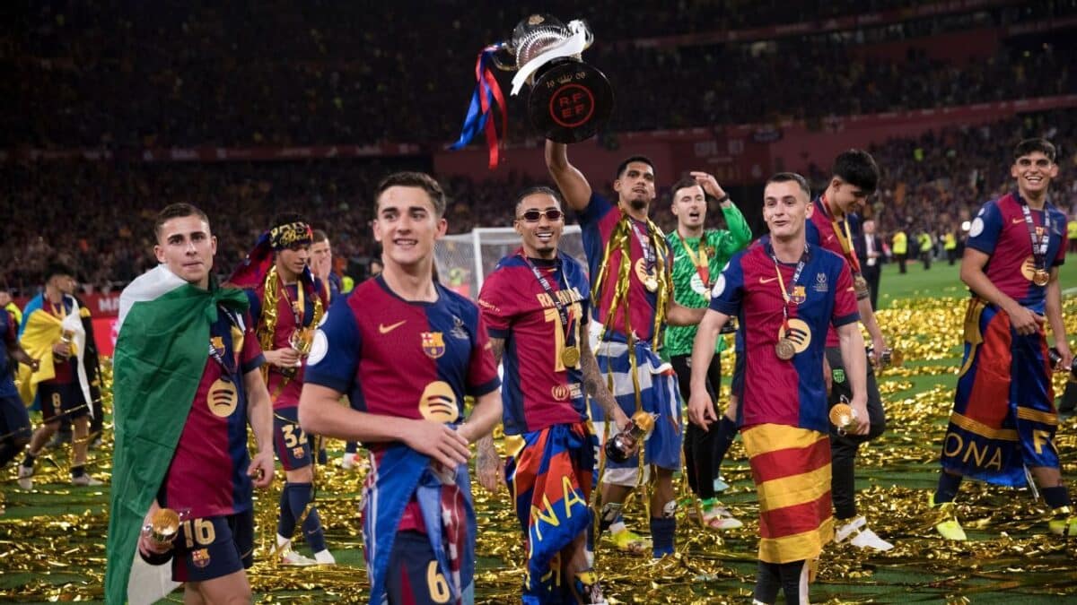 Barcelona win dramatic Copa del Rey clasico Liverpool clinch Premier League more