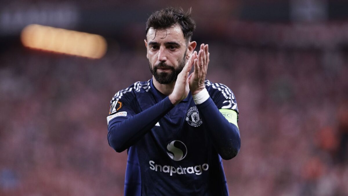 Source: Man Utd to resist any offers for Fernandes