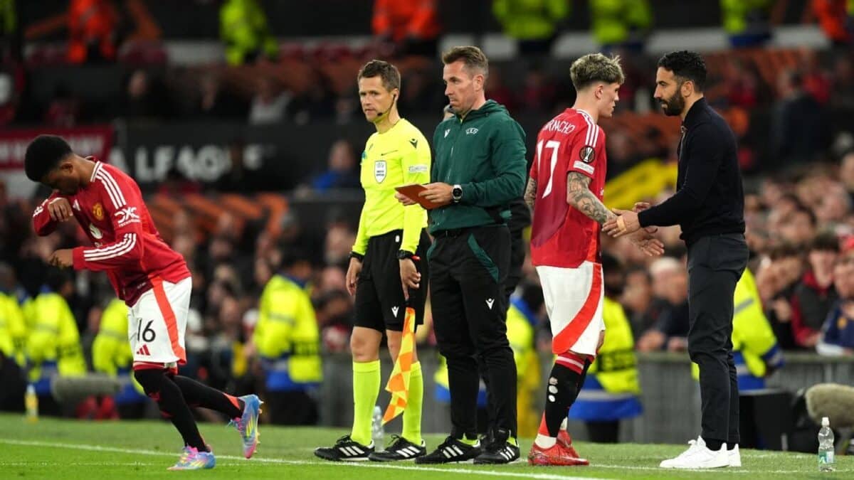 Amorim: Trophy least we can do for United fans