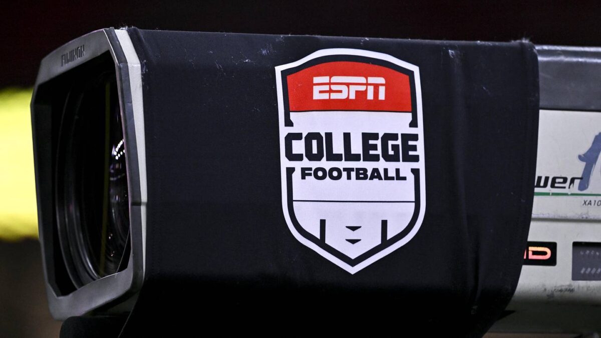 LS Makes Big Change to College Football Announcers Ahead of 2026 Season