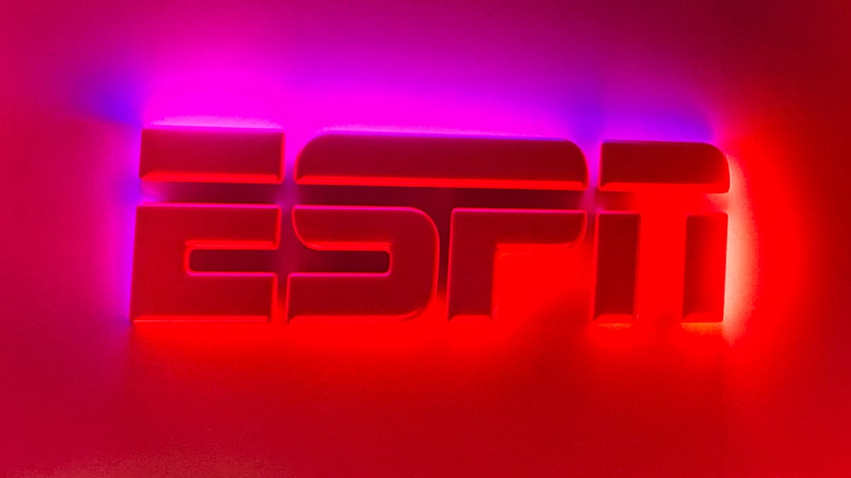 LS Reportedly Considering Sweeping Changes To Secondary NFL Broadcast Booth