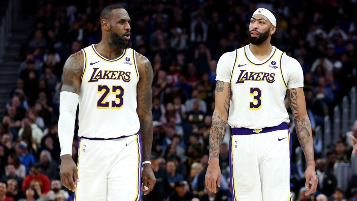 Warriors eye LeBron, AD moves as Green declines option