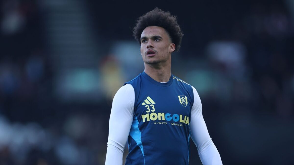 Transfer rumors news: Man United eye USMNTs Robinson Englands Hall