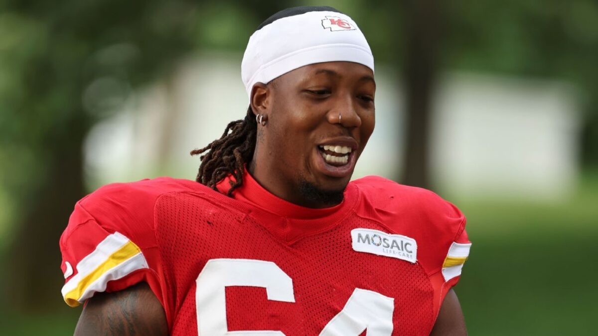 Falcons acquire Wanya Morris in trade with Chiefs, sources say